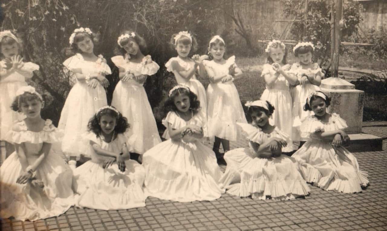 Marzia Bonacina in 1951, in  Year 3 in Quilnes, Argentina, in a souvenir photo of the class ballet