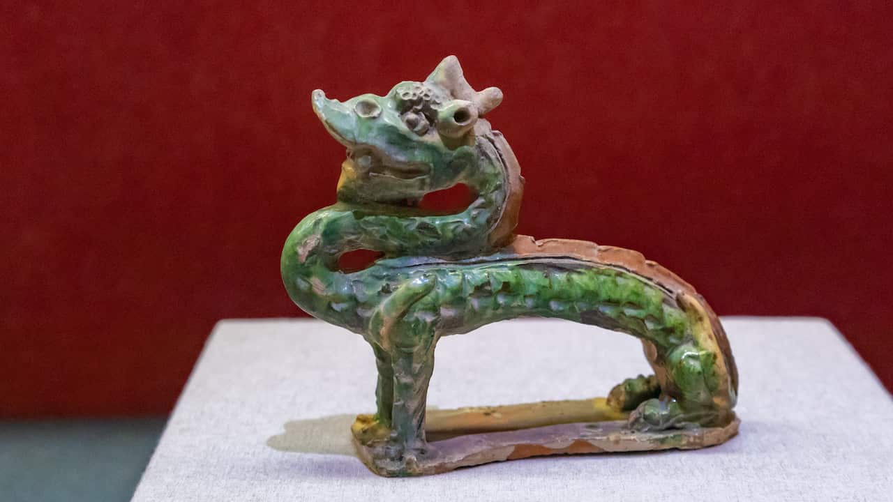 China: Precious Cultural Relics Related to The Dragon displayed 