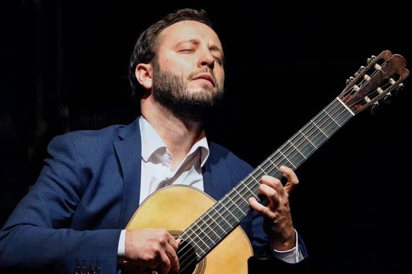 Il chitarrista Pietro Locatto.