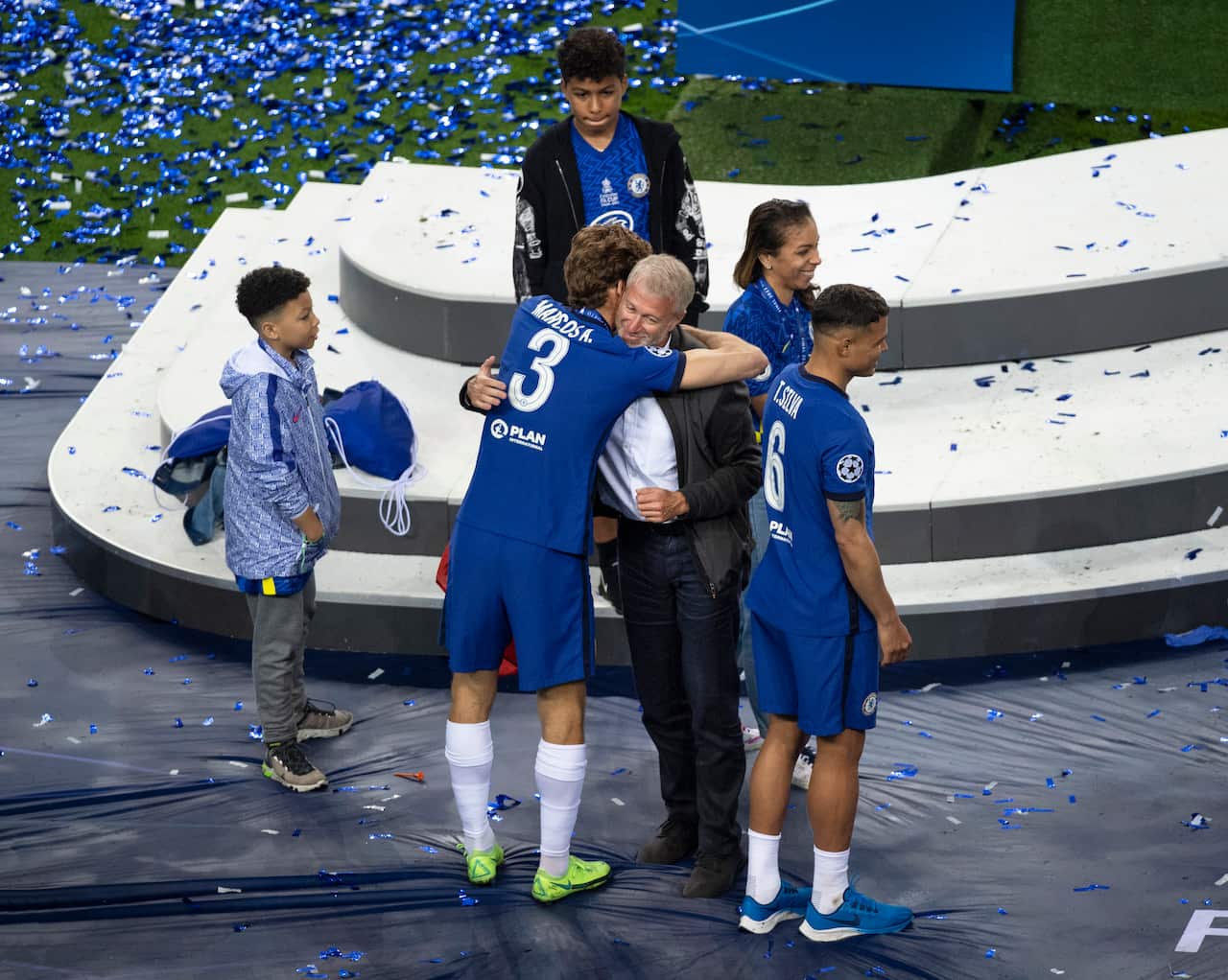 Roman Abramovich congratulates Marcos Alonso and his players after the UEFA Champions League Final between Manchester City and Chelsea FC at Estadio do Dragao in 2021.