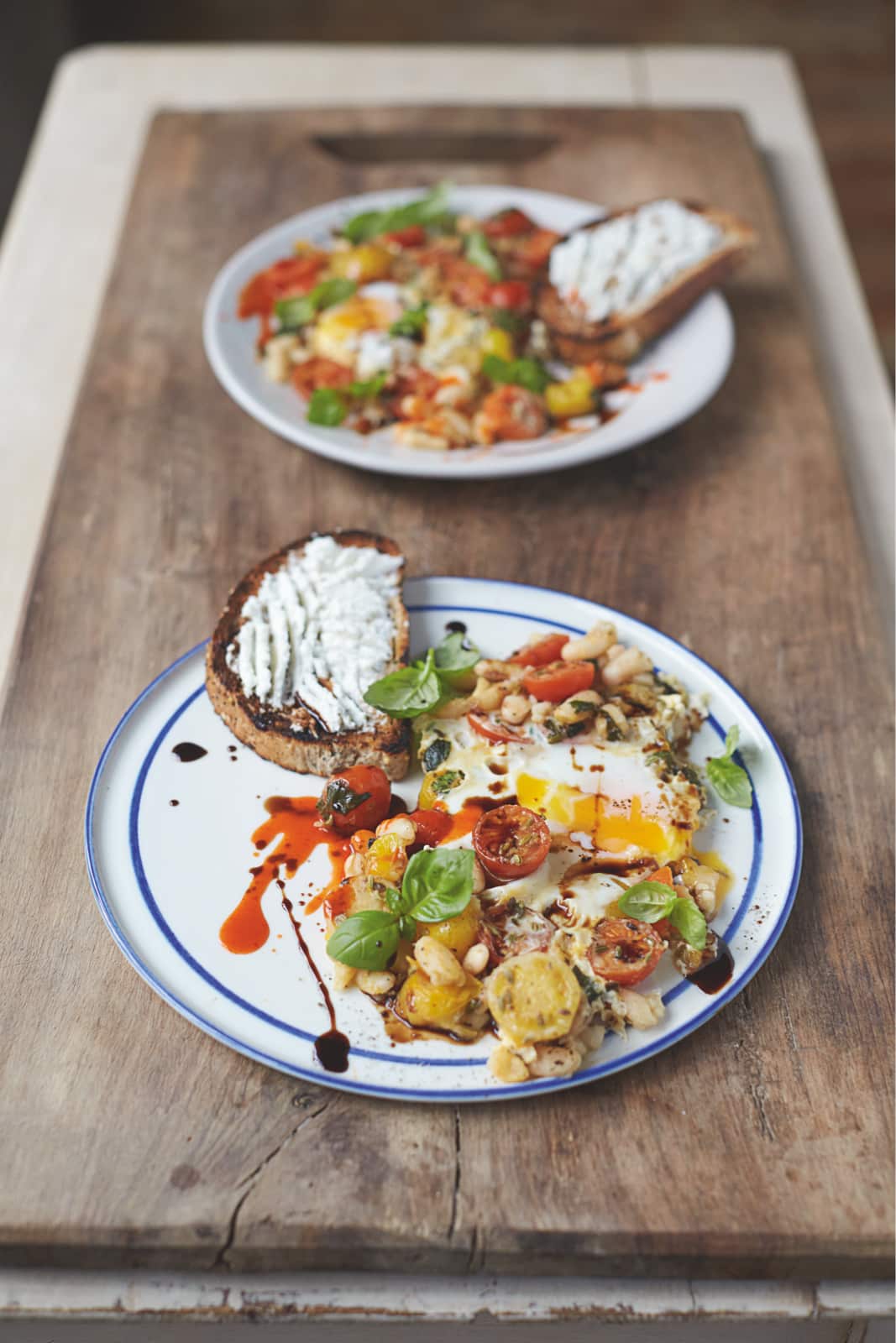 Jamie Oliver eggs in beans.jpg
