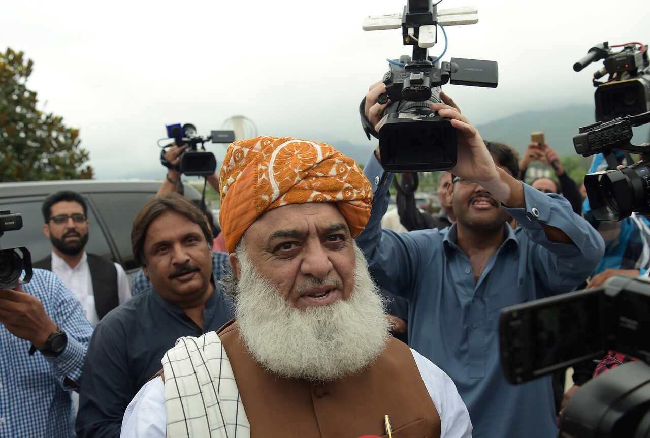 PAKISTAN-POLITICS-CORRUPTION