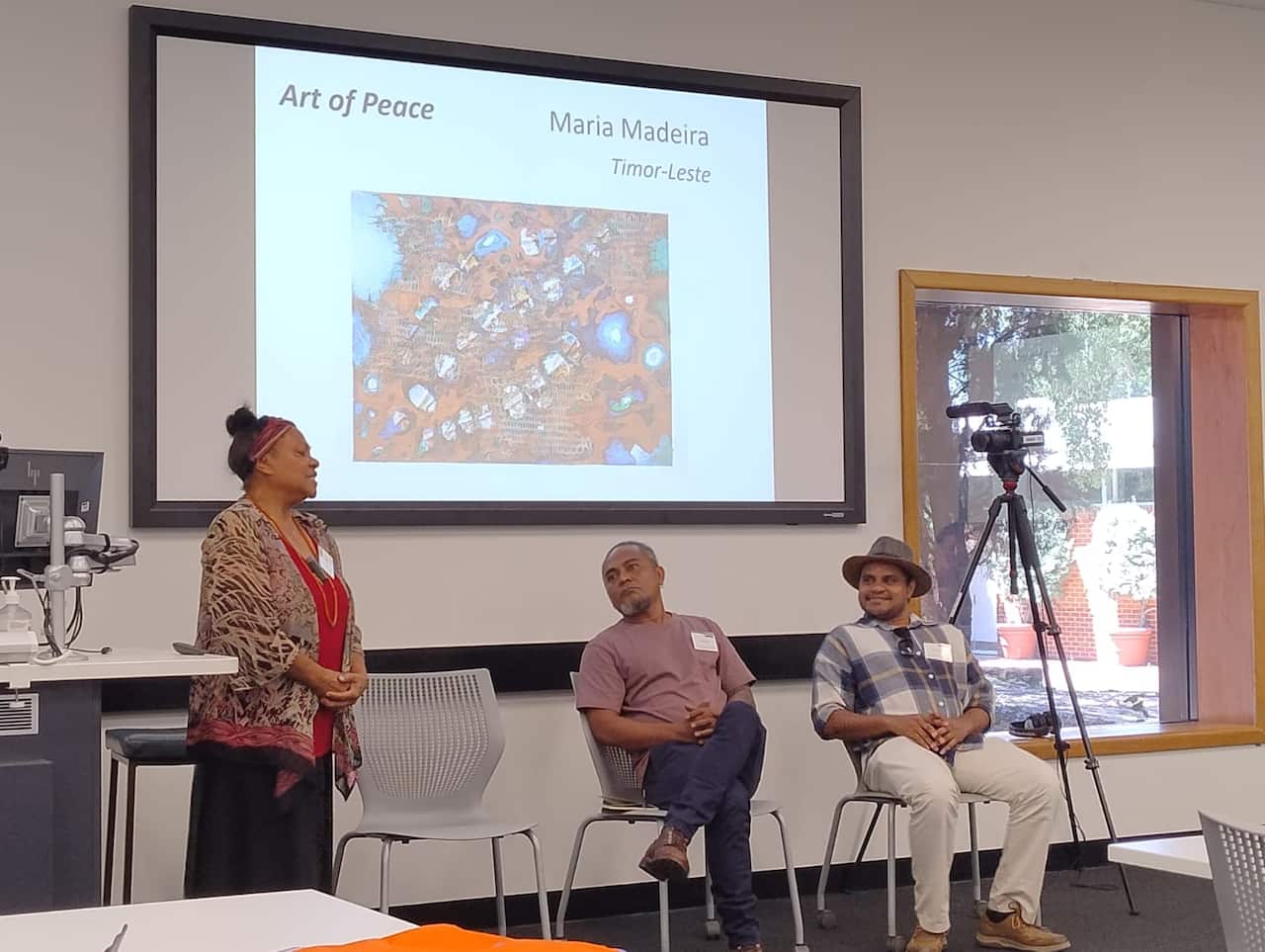 Artista nain tolu hosi Timor-Leste ne'ebe partisipa iha espozisaun "Arte ba Dame: Arte depois funu"