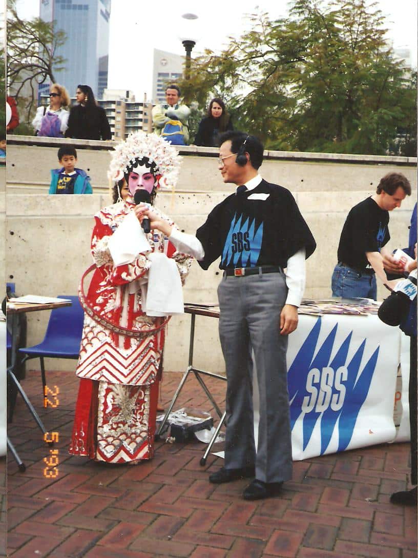 12 - 戶外廣播表演中的訪問.jpg