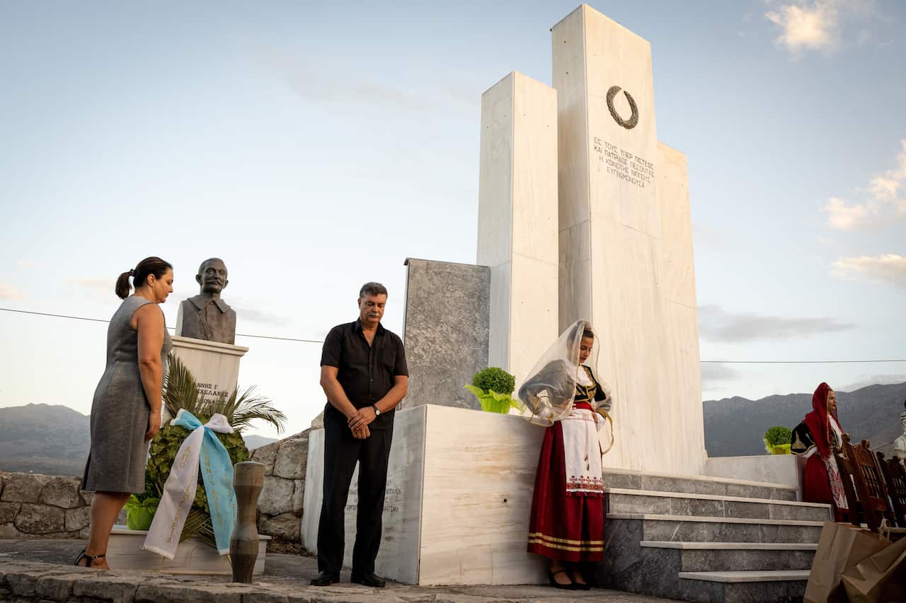 Ιωάννης Γ. Κουρομιχελάκης 2.jpg