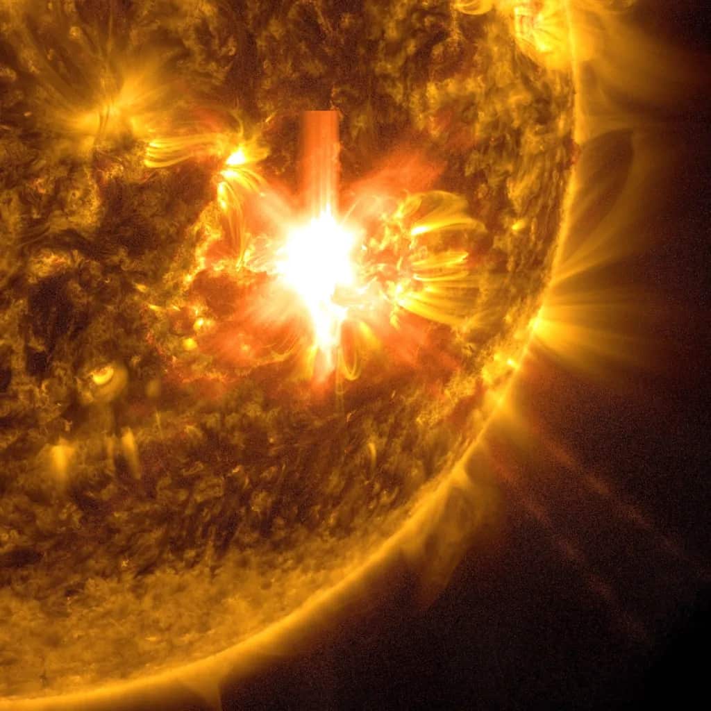 NASA's Solar Dynamics Observatory Captures Stunning Image Of Solar Flare