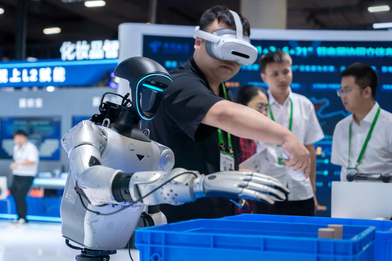 China Telecom demonstrates low-latency remote control of humanoid robot at expo