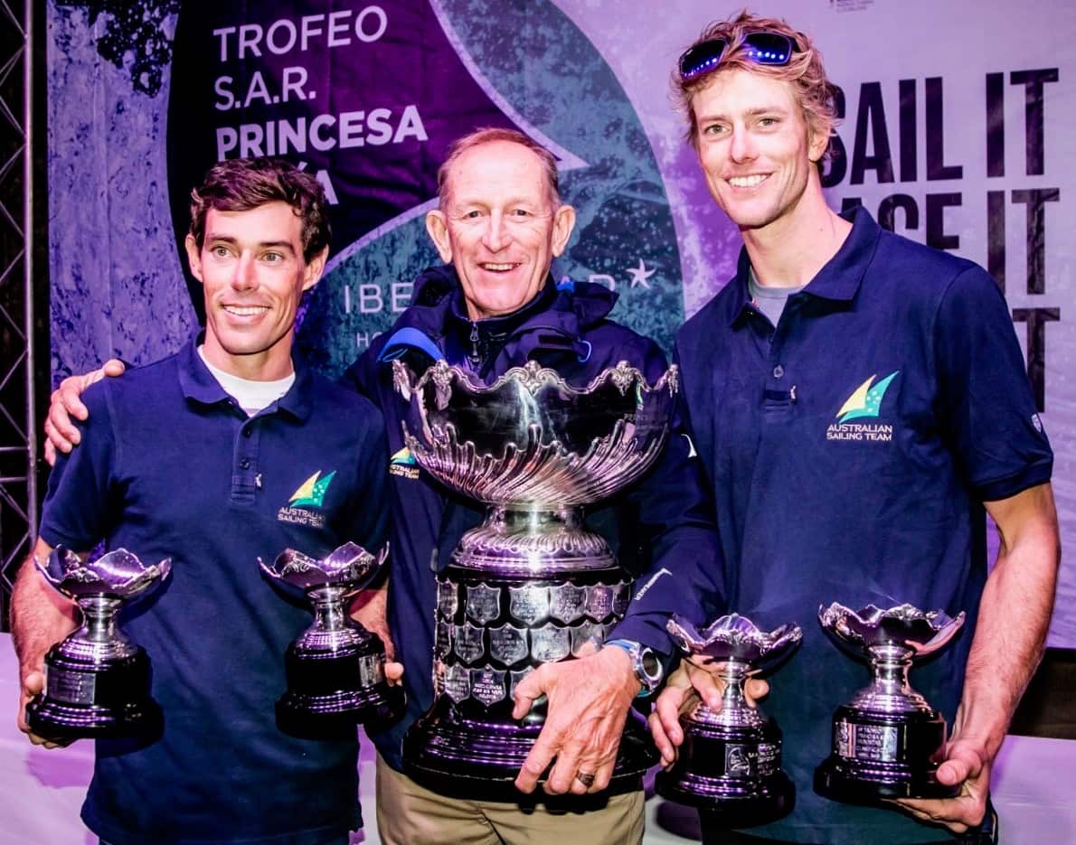 Victor Kovalenko, OAM and members of the Australian Olympic team..jpg