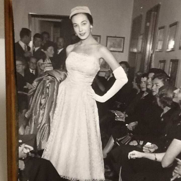 Terry Paliani 4 Sfilata a casa della Contessa Lovatelli nel 1954.jpg