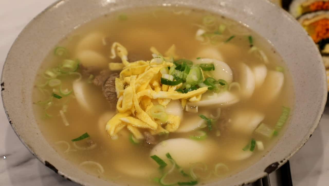 2024 음력설 특집 떡국 만들기.jpg