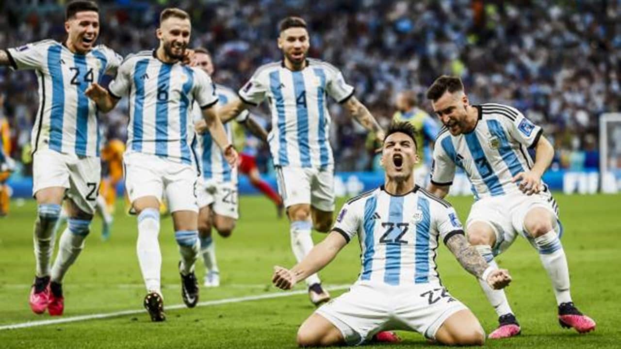 Argentina players.jpg