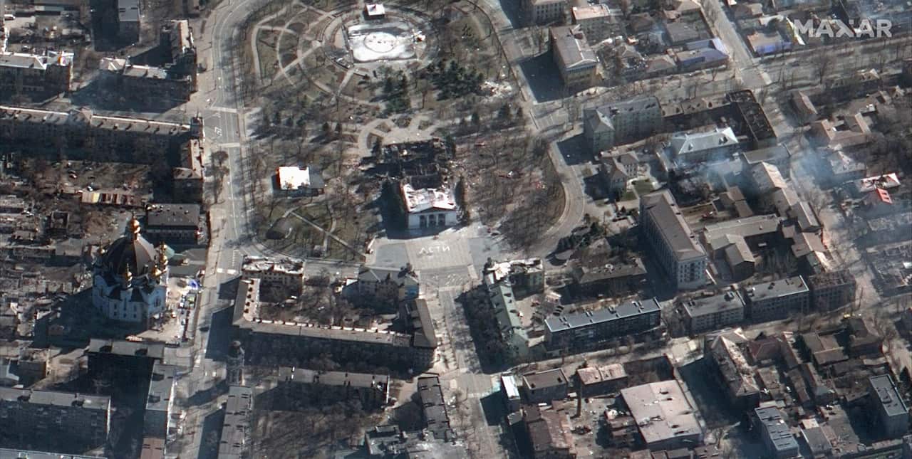 Satellite imagery of the Mariupol Drama Theatre which was bombed on 16 March.