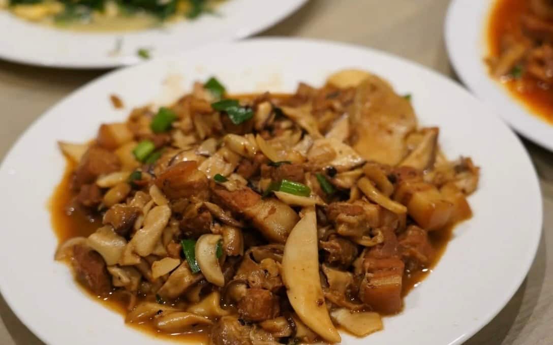 wild mushrooms (5).png