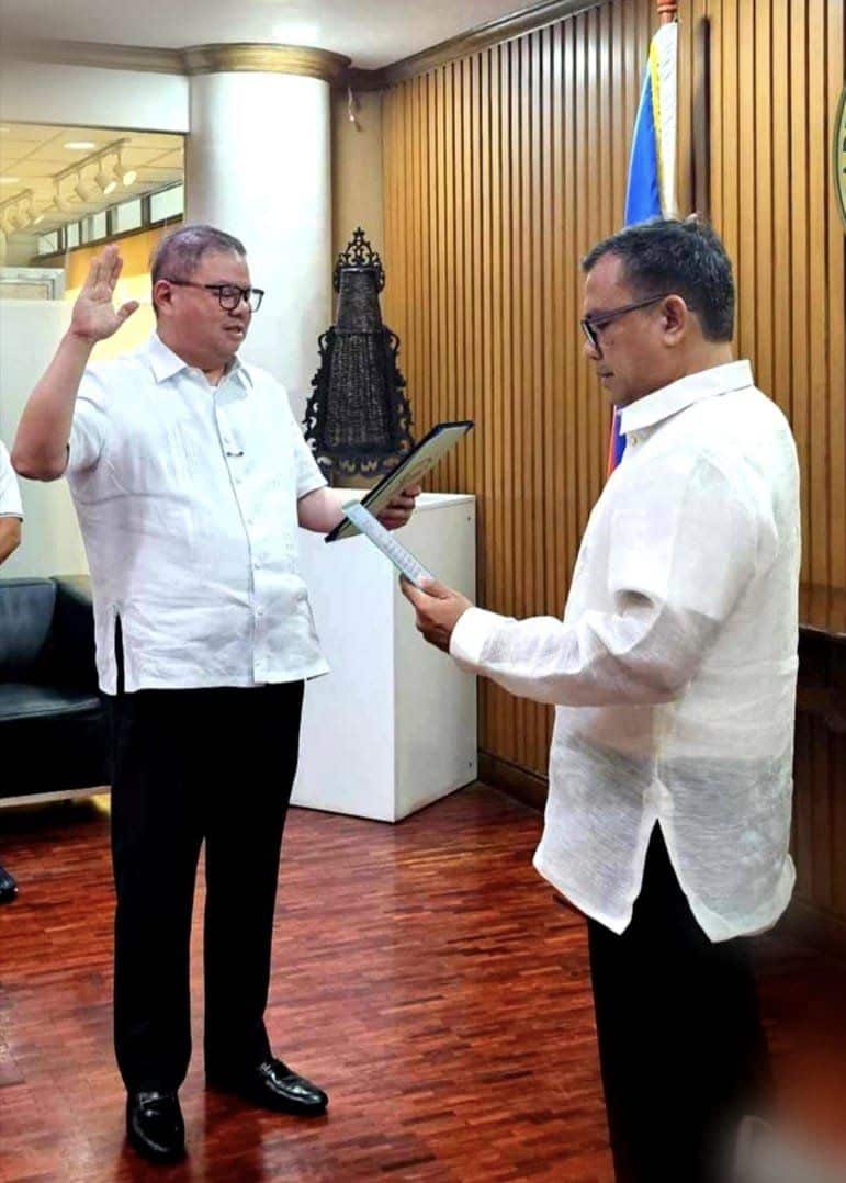 Jose Apollo Pacamalan, oath-taking ceremony.jpg
