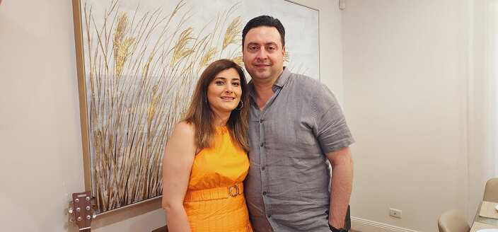 د. أسامة نسب وزوجته ريما.png