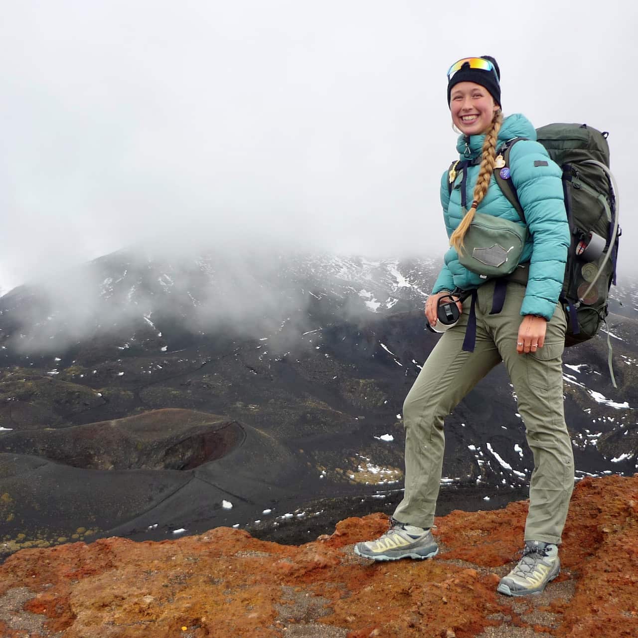 Lolevia con lo zaino in spalla.jpg