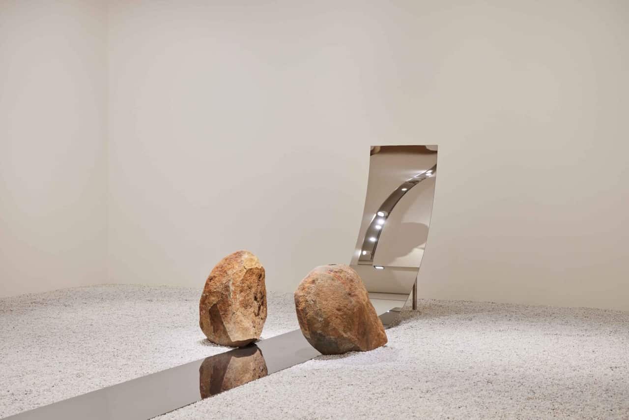 2024UFA_001-1-1536x1025 이우환Installation view of Lee Ufan Relatum – to heaven road 2024 as part of the Lee Ufan Quiet Resonance exhibition at the Art Gallery of New South Lee Ufan, photo Art Gal.jpg