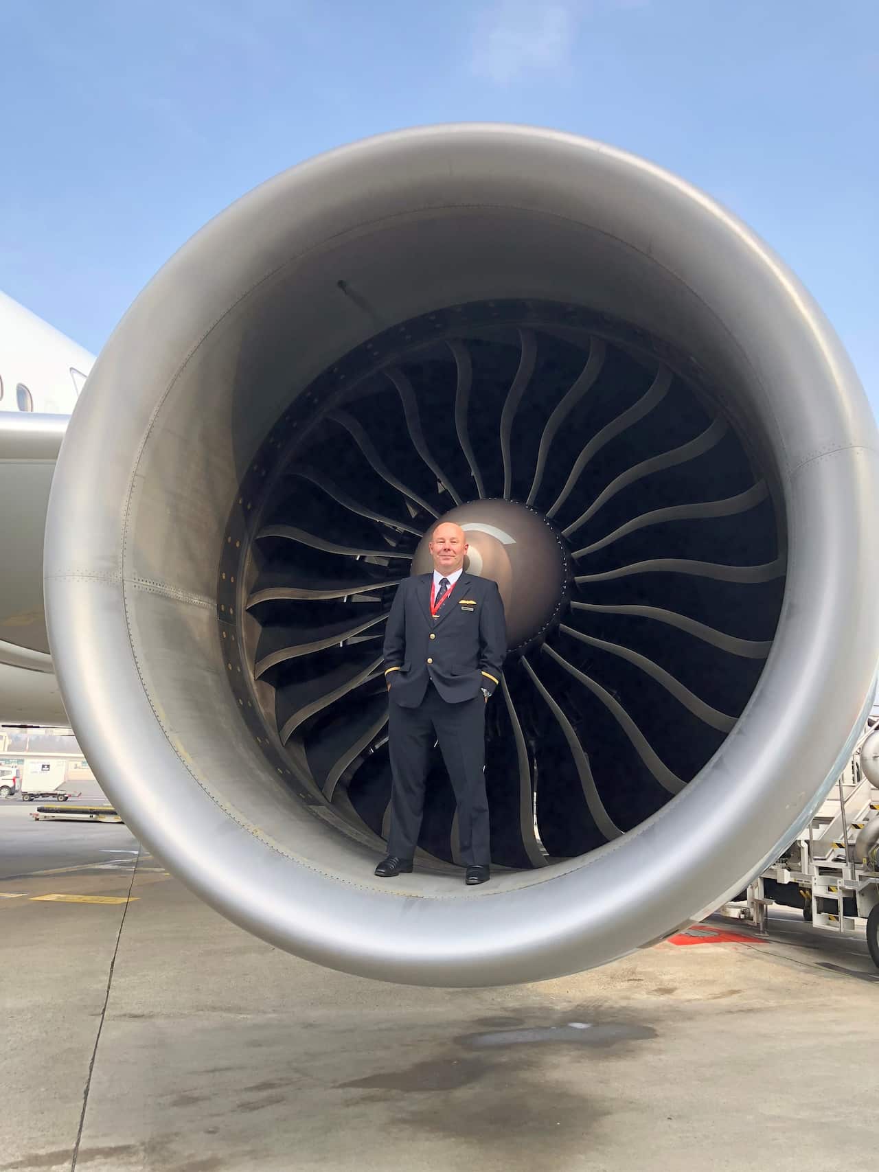 Daniele Vicelli lavora ormai da alcuni anni come pilota di linea.