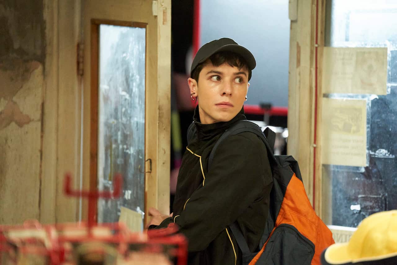 518321,TITLE:What It Feels Like For A Girl