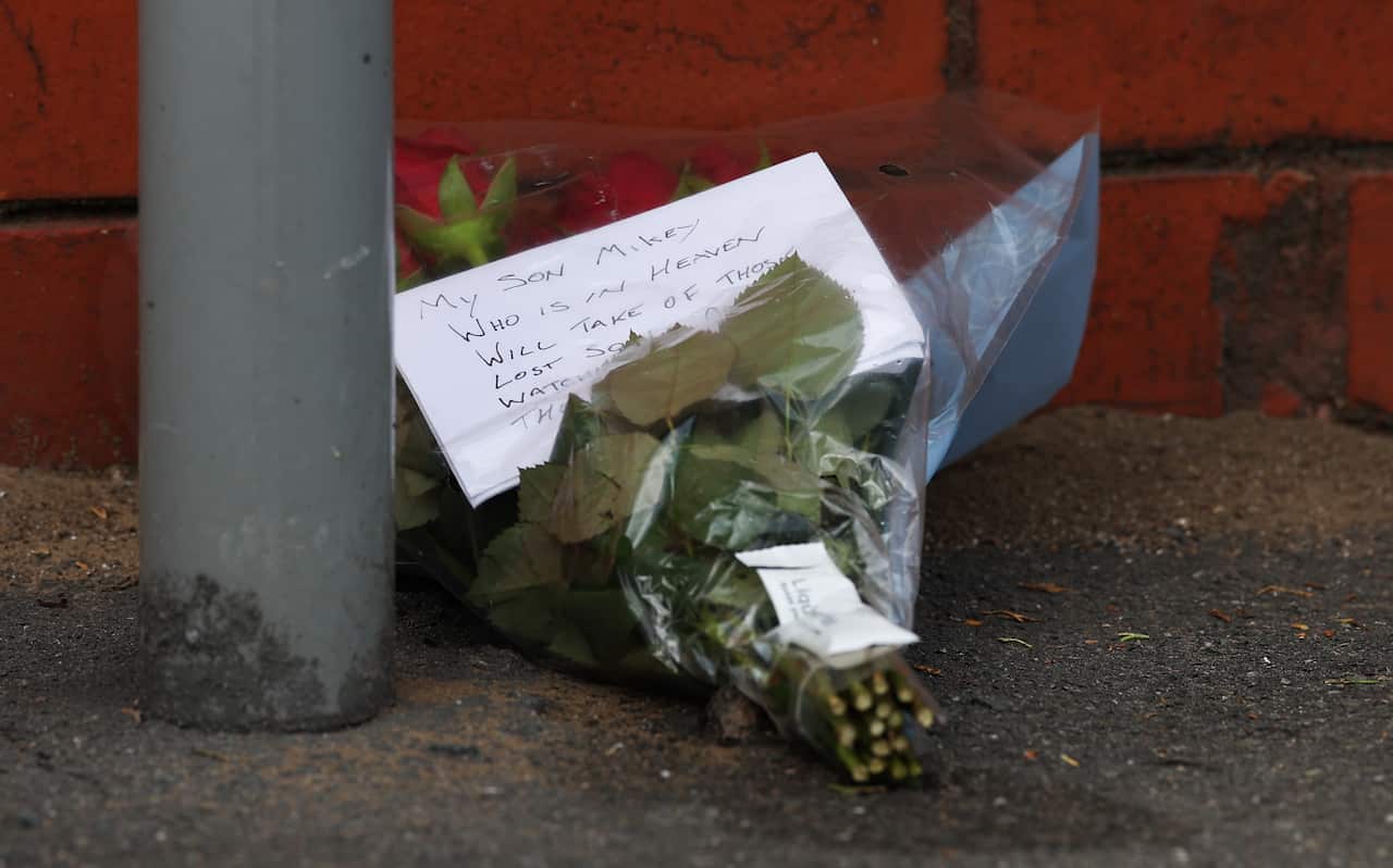 Flowers lying on the ground
