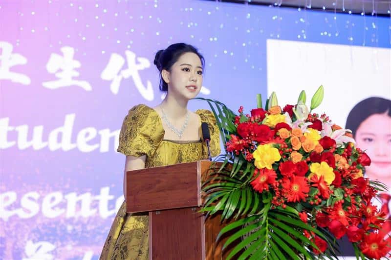 在新州2025年HSC考试中，取得ATAR总成绩99.90的高分考生王申美。