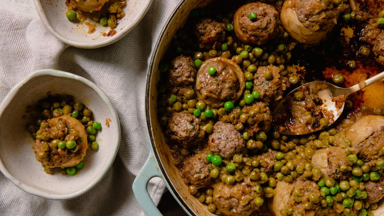 Stuffed artichoke bottoms