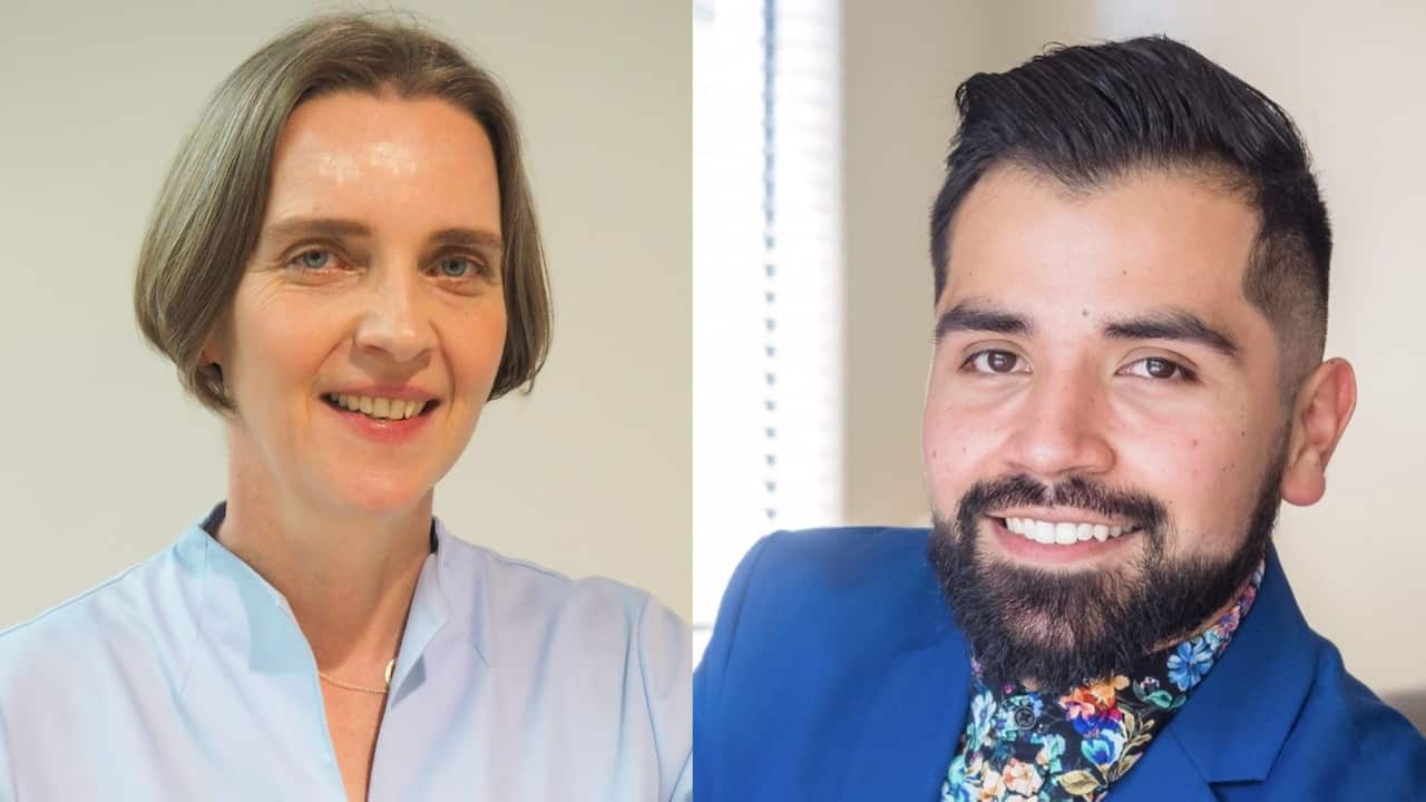 (사진 왼쪽부터) 퀸즐랜드 공과 대학교(Queensland University of Technology)의 레오니 바너(Leonie Barner) 교수, 빅토리아주 용기 반환 센터 리턴잇(Return it) 할람(Hallam) 지점 매니저 세바스찬 피벳(Sebastian Pivet). Credit: SBS Korean