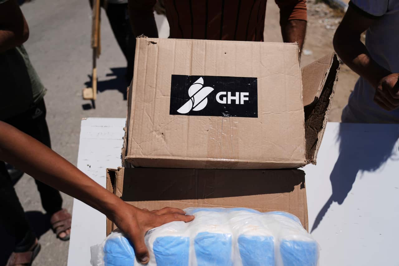 A box with the GHF logo.