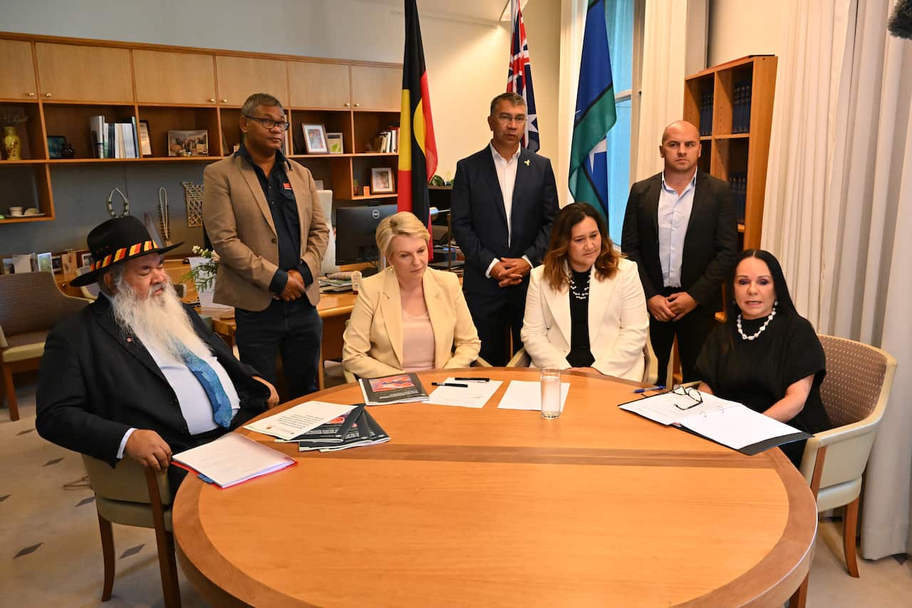 TANYA PLIBERSEK JUUKAN GORGE SIGNING