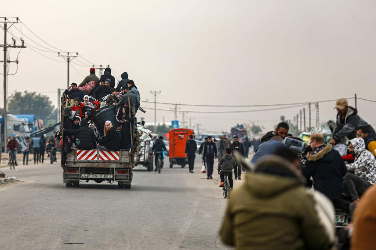 Khan Yunis residents continue to evacuate their homes