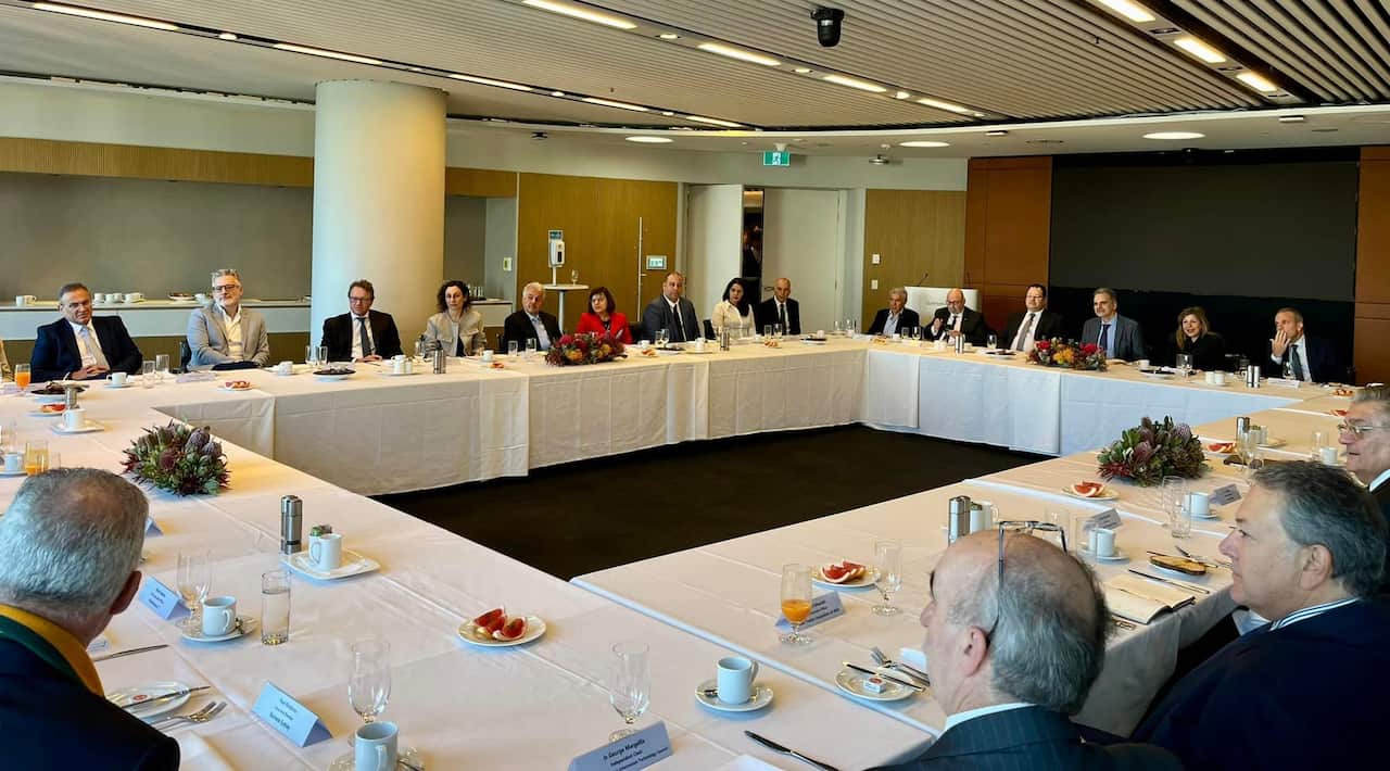 Βενιζέλος Σταύρος Γεύμα με ομογενείς επιχειρηματίες.jpg