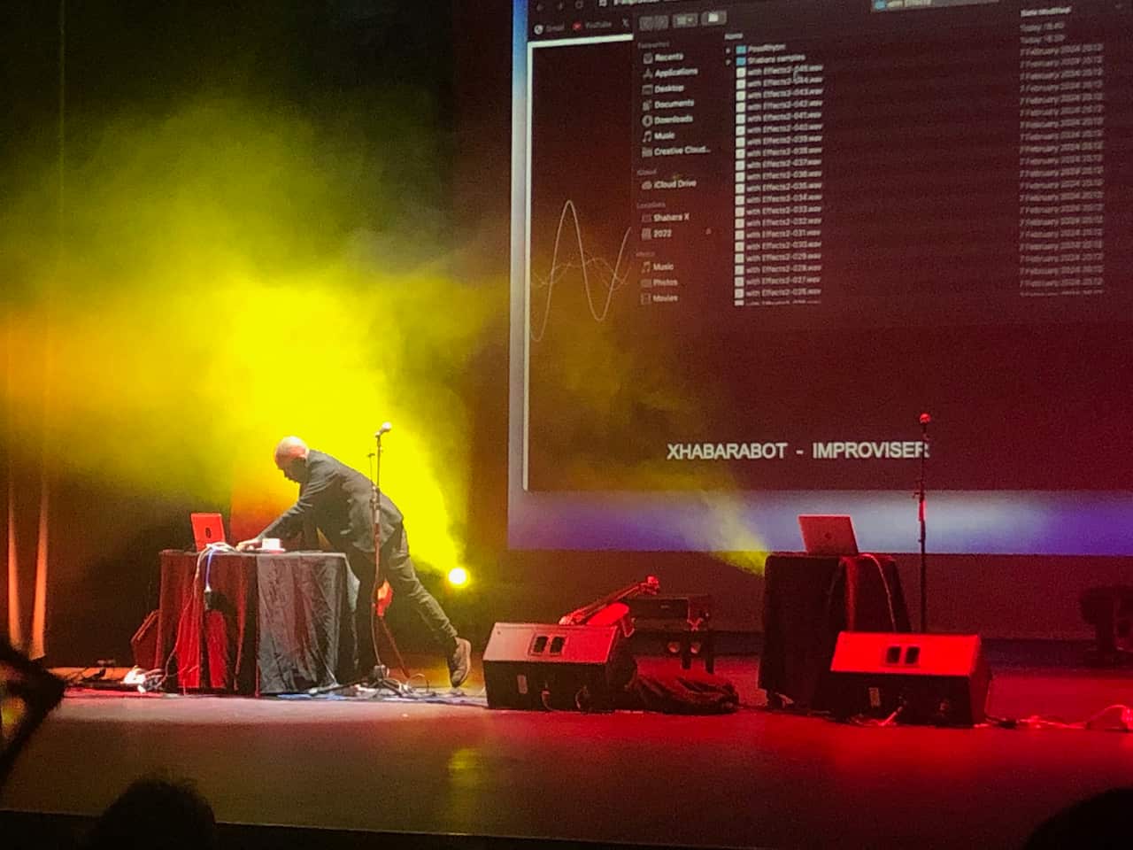 Rully Shabara dan Xhabarabot performing live