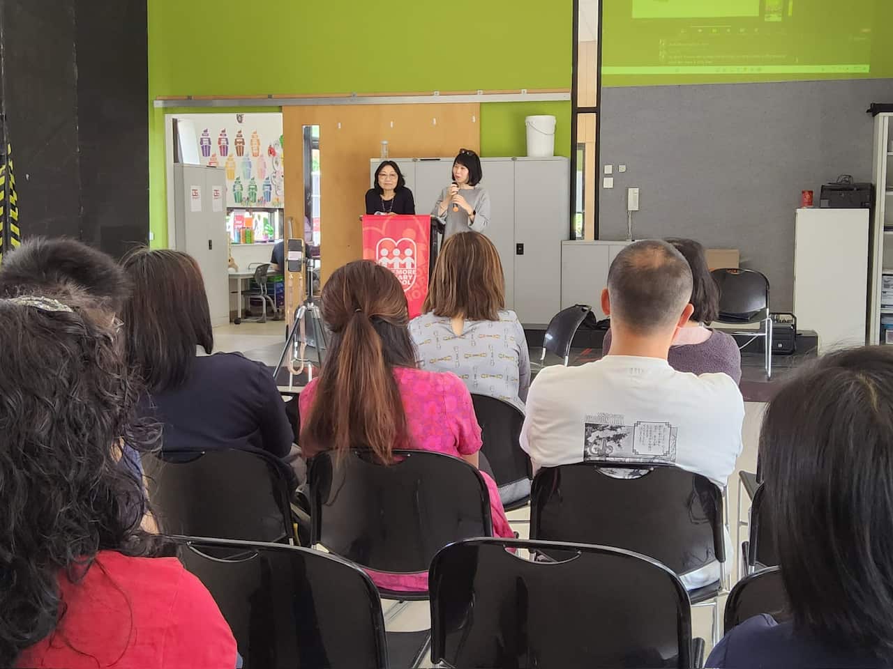 Community talk about bilingualism .JPG