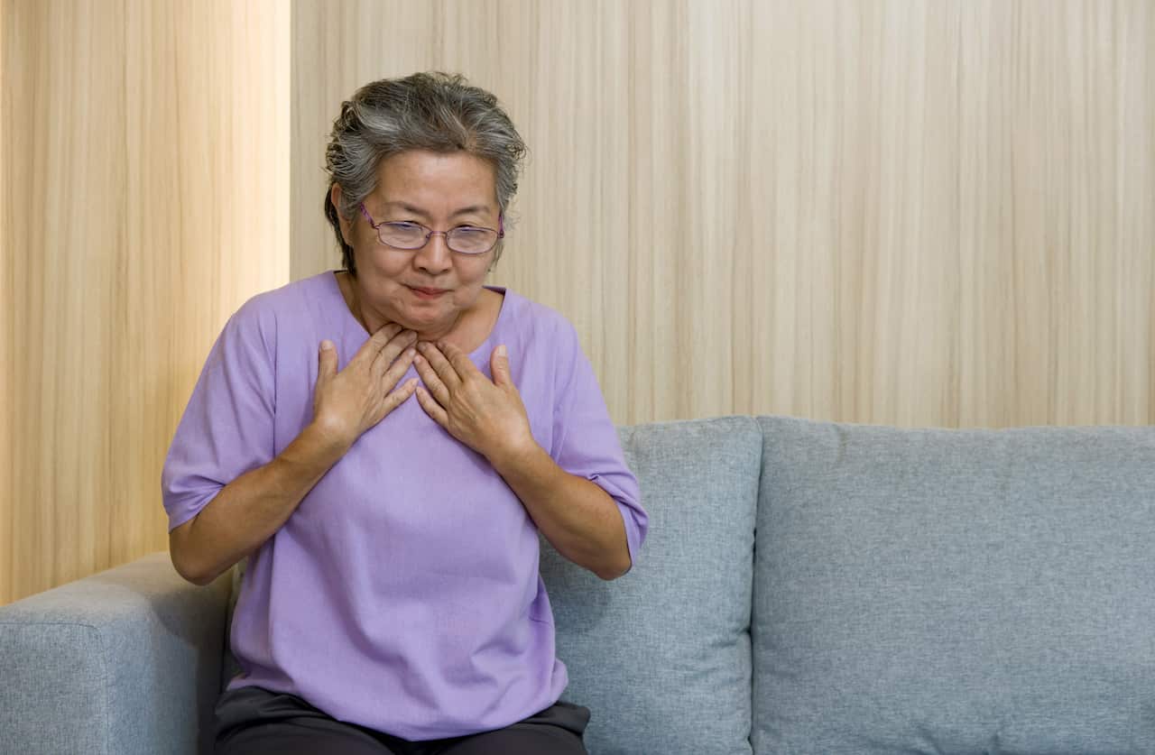 elderly woman with choking issues