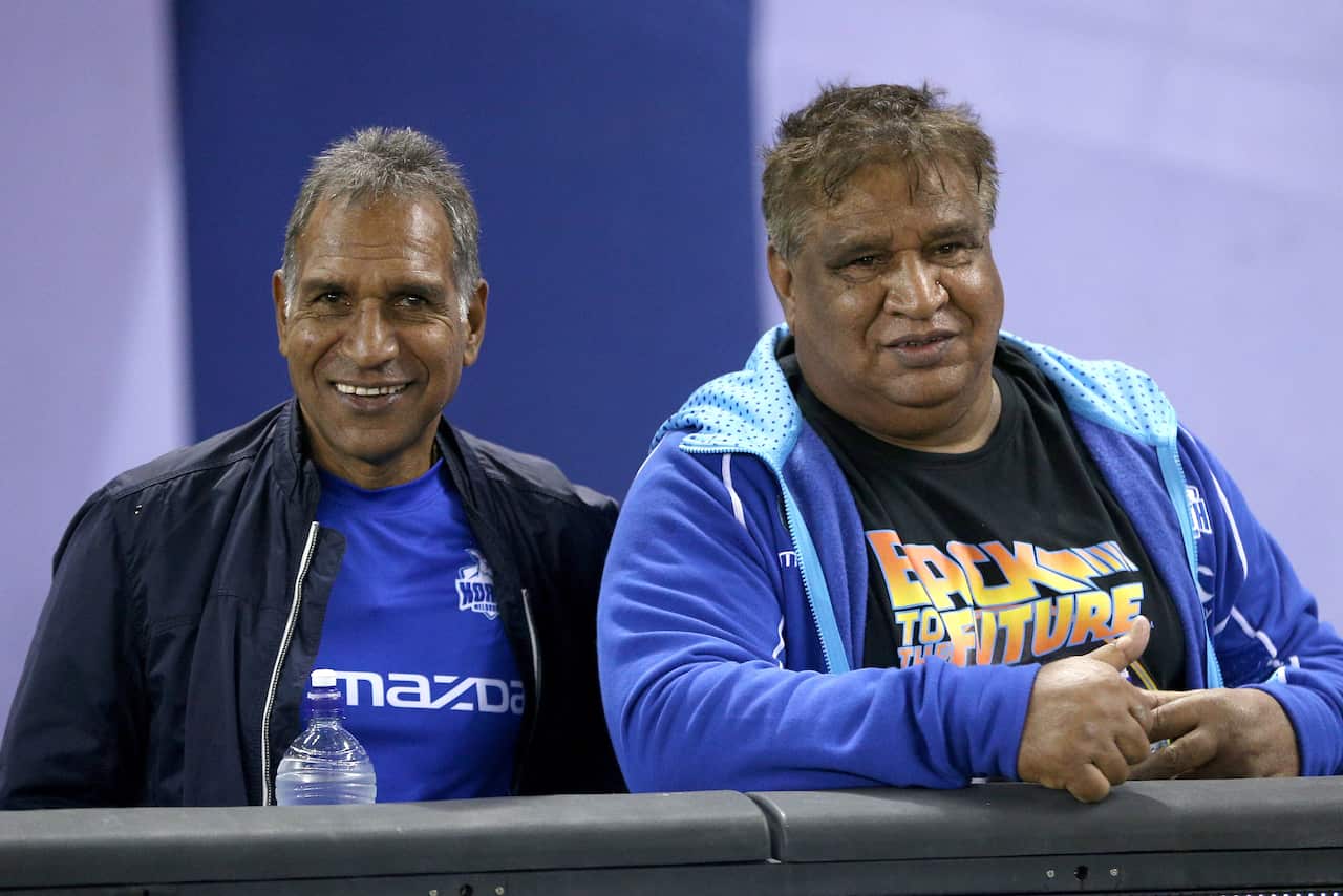 AFL BULLDOGS KANGAROOS