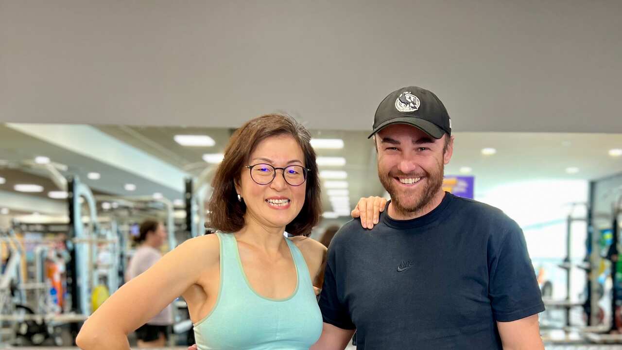 Gladys Liu 与健身教练同事Zac Zaloumis.jpg