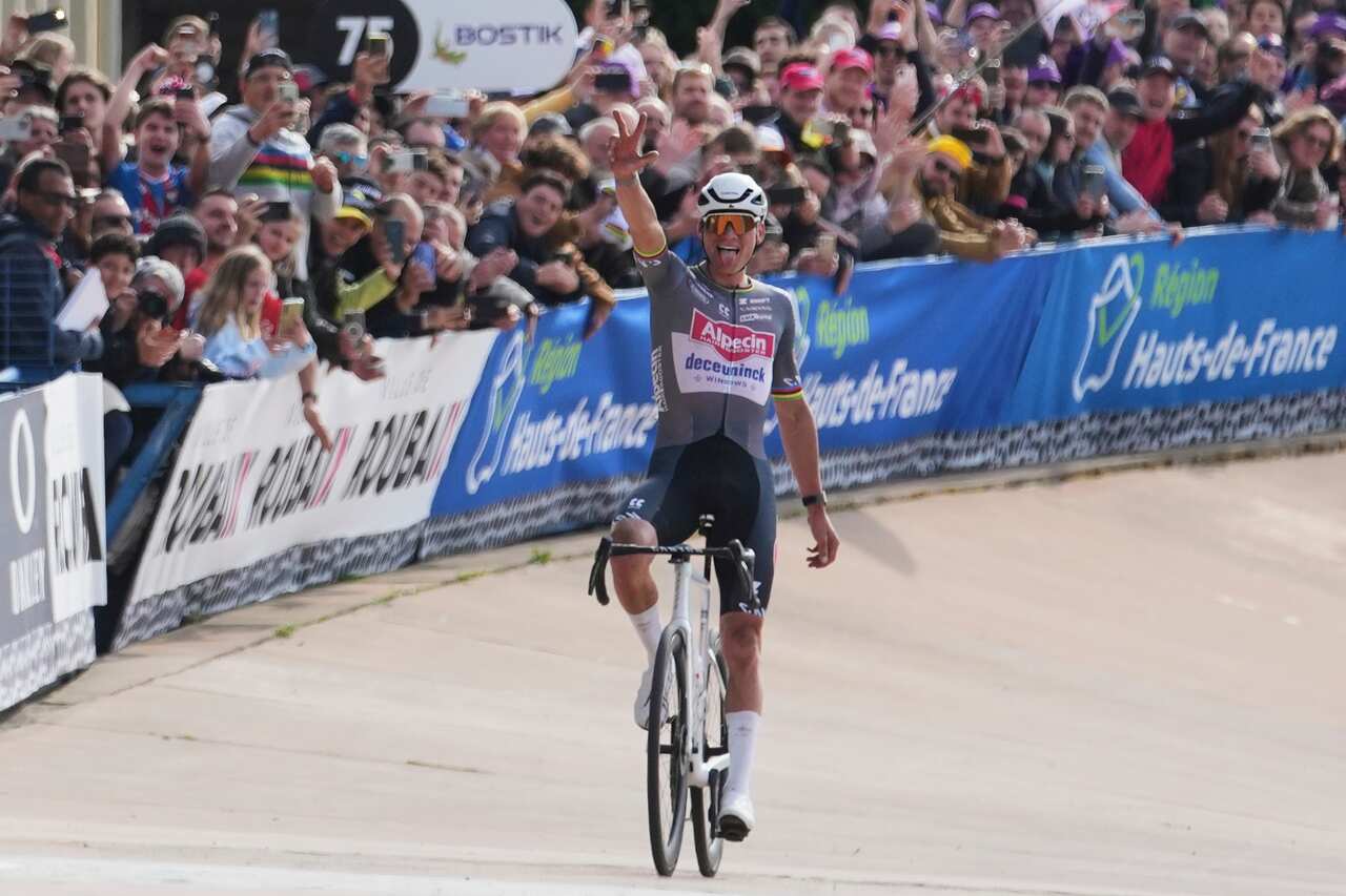 APTOPIX France Cycling Paris Roubaix