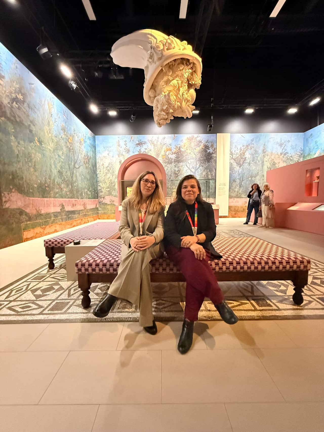 Giulia Buscaroli, project manager di Contemporanea Progetti, e Giulia Basilissi, restauratrice del Museo Archeologico Nazionale di Firenze.