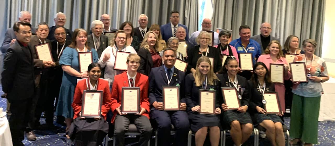 02 - Ông Nguyễn Văn Ẩn, hàng thừ nhì, người thứ nhì từ bên trái.jpg