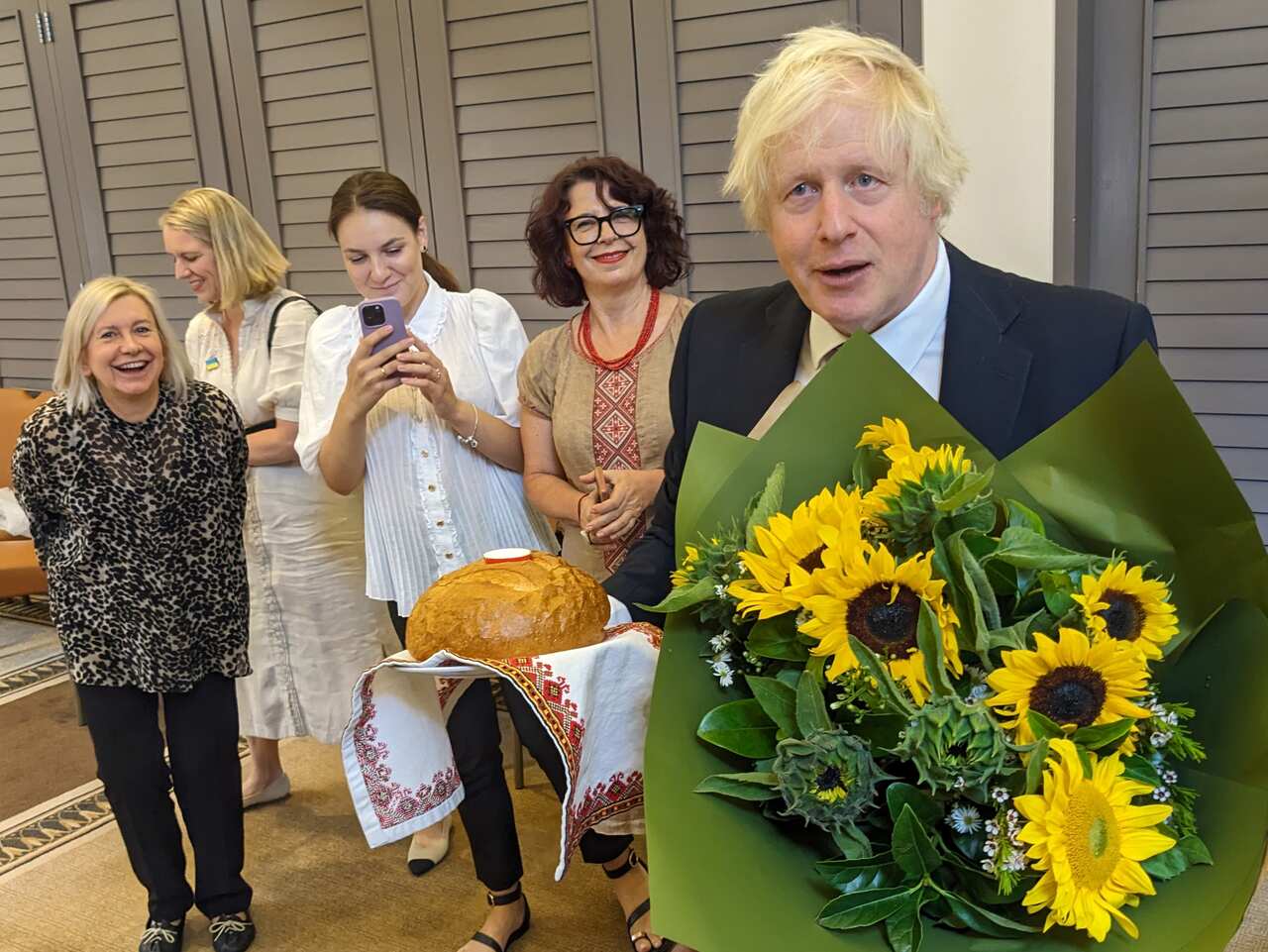 Former British Prime Minister Boris Johnson was greeted on behalf of all Ukrainians in Sydney.jpg