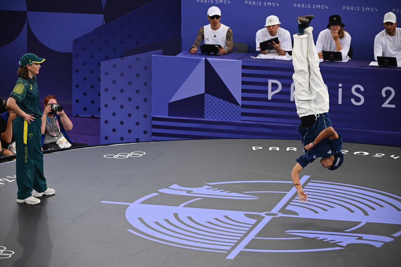Australian breaker Rachael Gunn looks on as French breaker Sya Dembélé competes