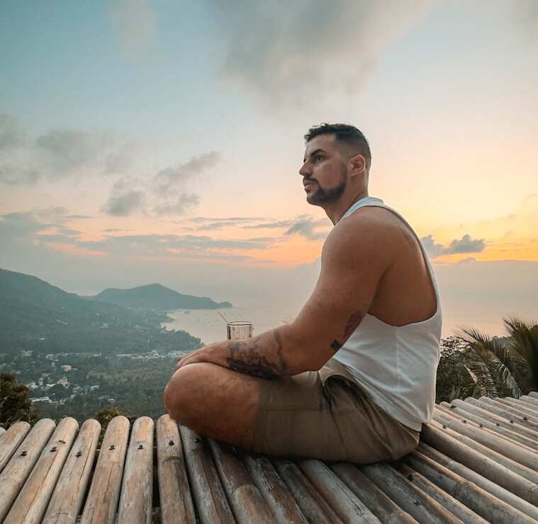 Luca Ferraina watching sunset in Koh Tao, Thailand