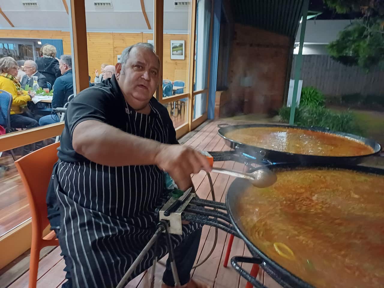 Photo 5 - Andres paella.jpg