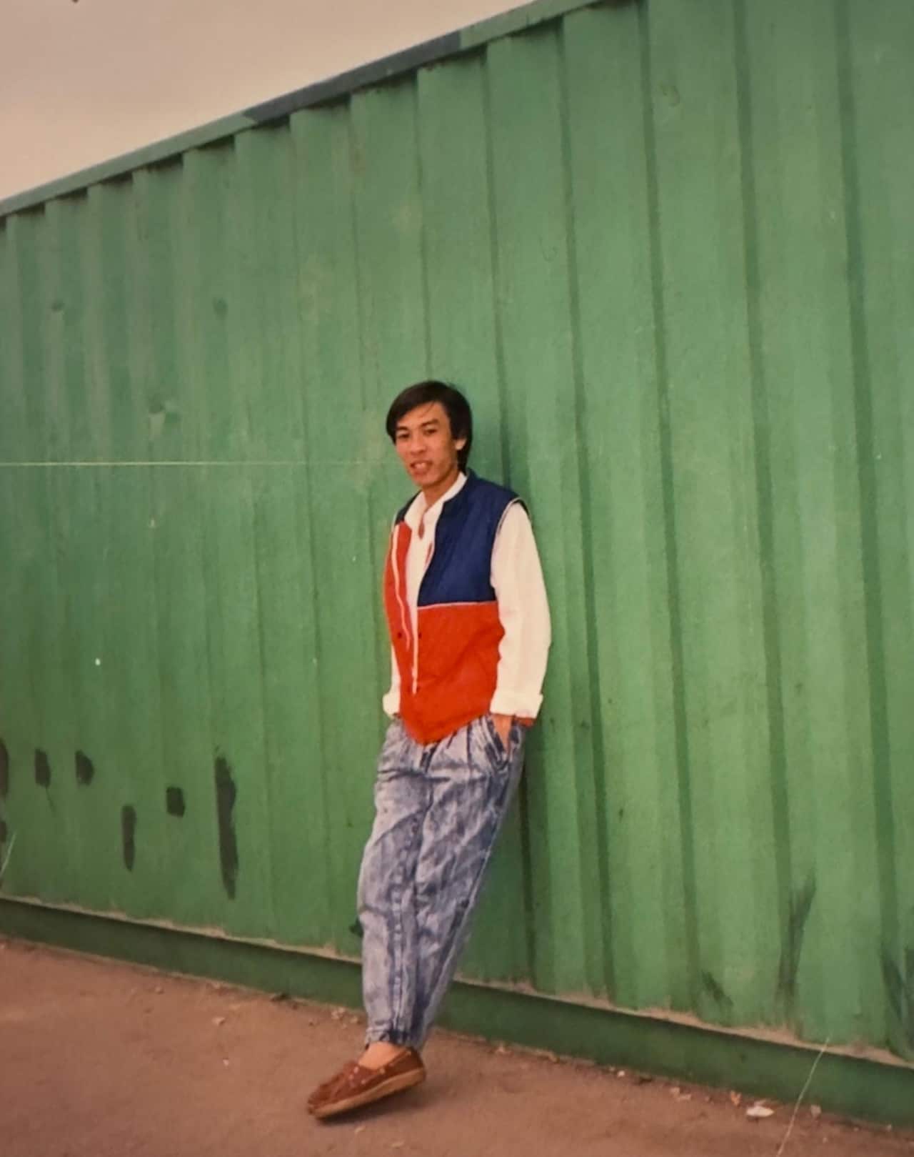 Dinh Hoang in Hong Kong 1991.jpg