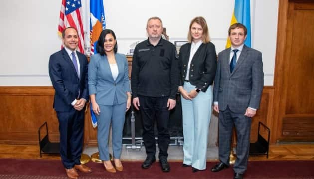 Prosecutor General of Ukraine Andriy Kostin in Washington discussed deepening cooperation with the US Federal Bureau of Investigation in combating crimes against cultural heritage..jpg
