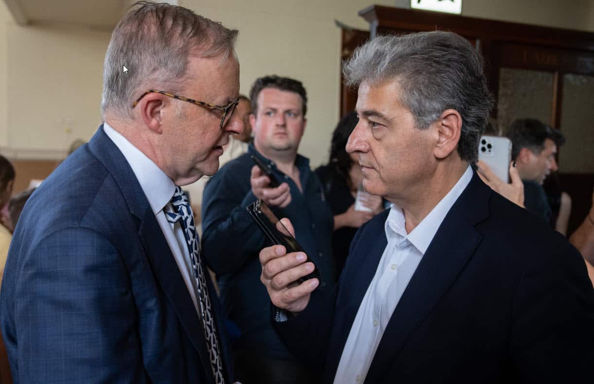 Anthony Albanese- Themi Kallos Sun 30-10-2022 Photo by Mark Petropoulos.jpg