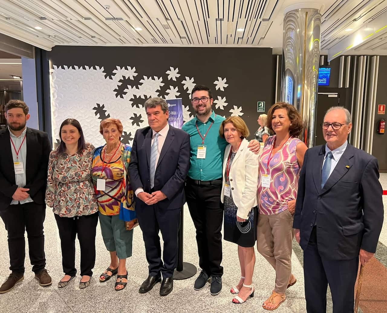 Nuria Fernández, segunda por la derecha, en la Reunión del Consejo General de la Ciudadanía española en el Exterior. Madrid, junio 2022.