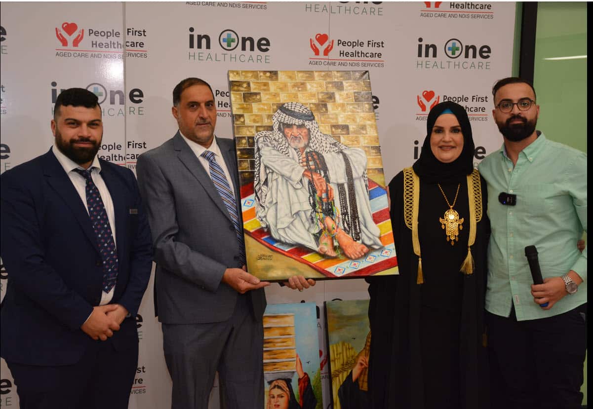 كريمة الإبراهيمي مع زوجها وولديها الدكتور محمد الإبراهمي والمحامي علي .jpg