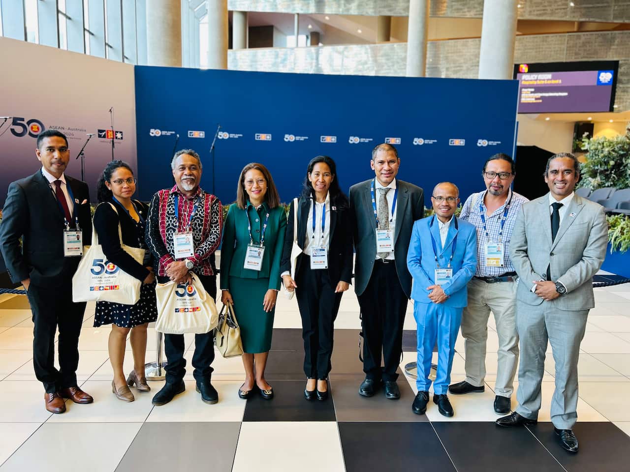 Foto grupu delegasaun balun husi Timor-Leste