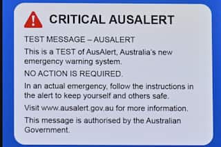 The Government’s new cell-broadcast national messaging system known as ‘AusAlert’ is seen on a smart phone